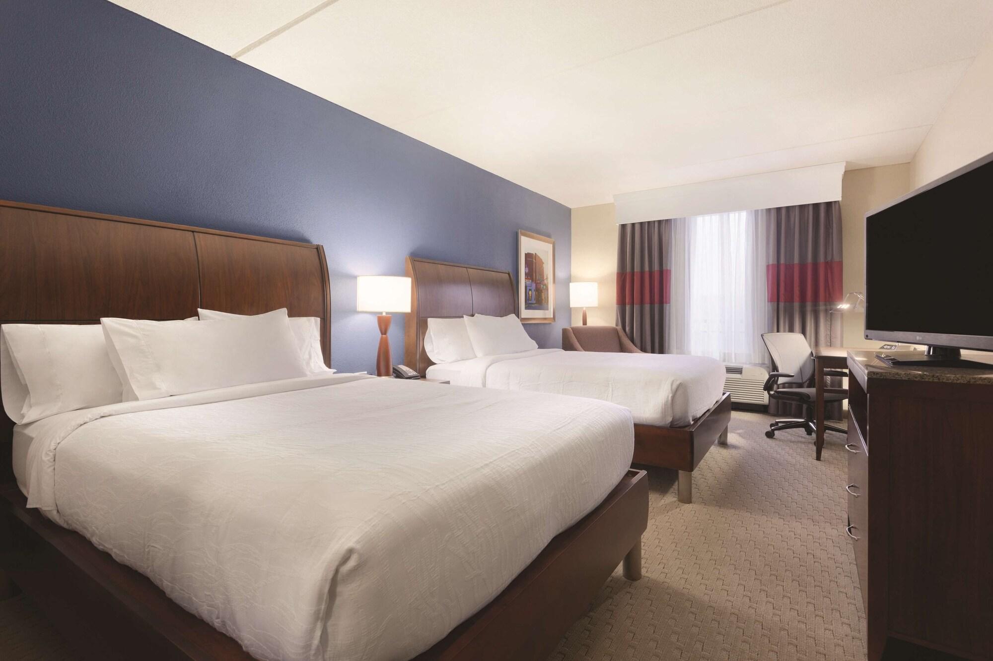 Hilton Garden Inn Falls Church Buitenkant foto