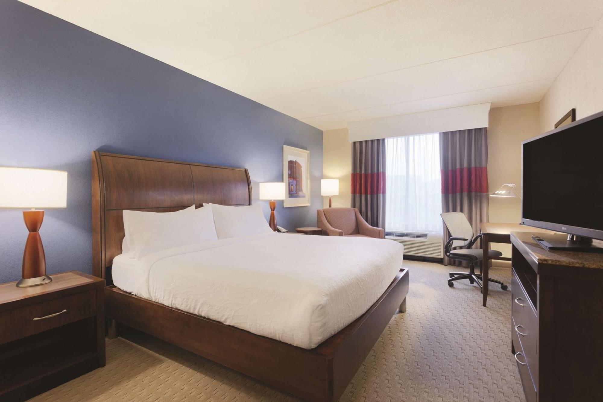 Hilton Garden Inn Falls Church Buitenkant foto