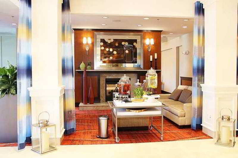 Hilton Garden Inn Falls Church Buitenkant foto